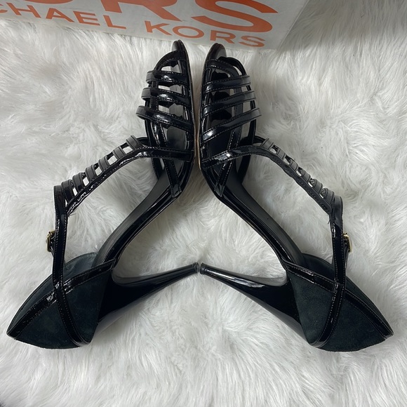 ♥️MICHAEL KORS HEEL’S♥️ - Picture 2 of 16